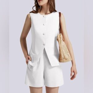 White Sleeveless Button-Up Top and Shorts Set (L)